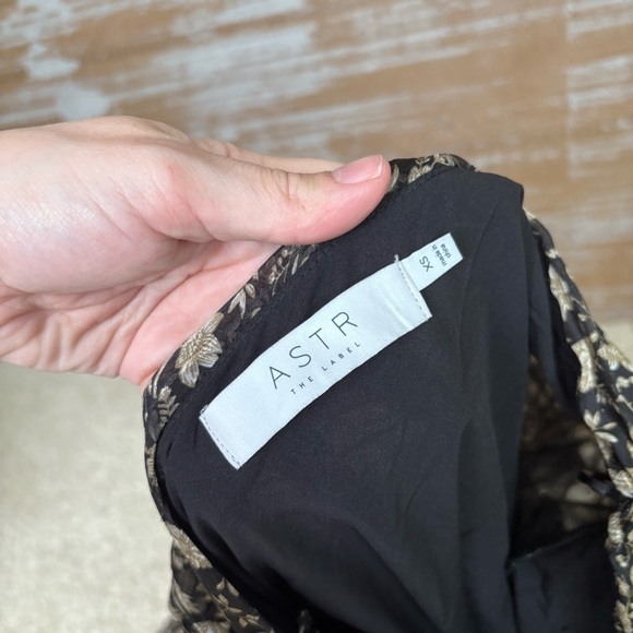 ASTR Santorini One Shoulder Floral Midi Dress Boho Preppy Wedding Womens XS - Picture 5 of 6